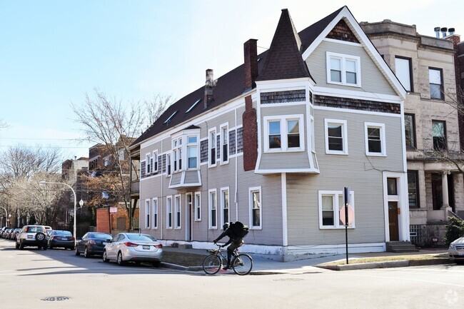 Building Photo - 3425 N Seminary Ave Unit 2F Rental