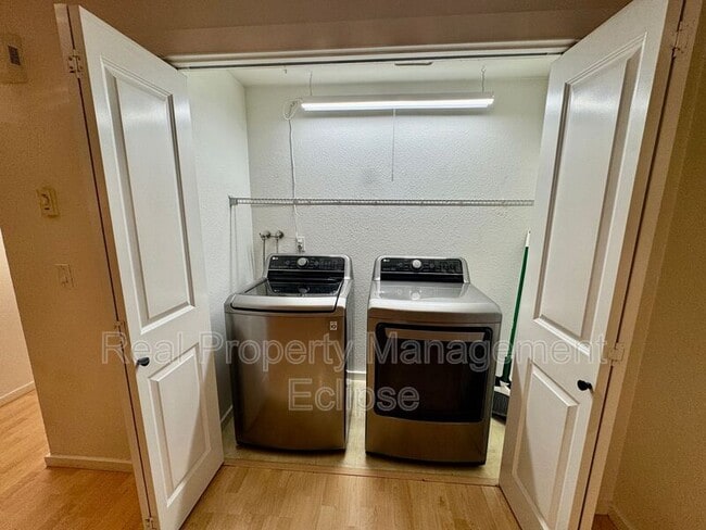 210 9th St Unit E103