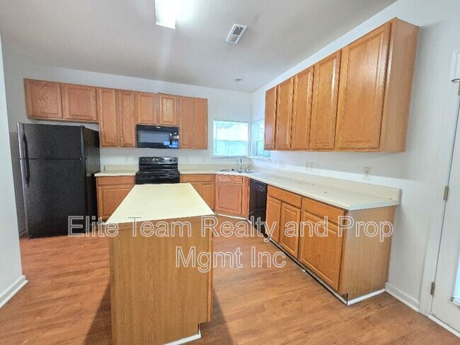 Photo - 4021 Fifendrum Ln