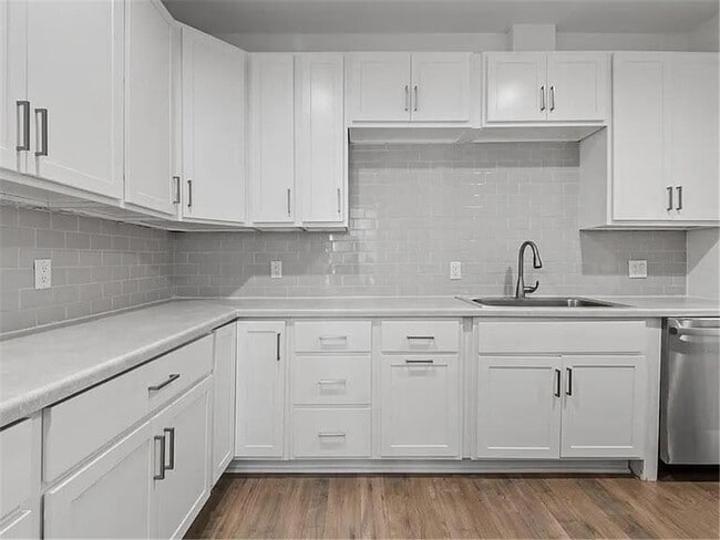 Photo - 5898 Urbandale Ct N