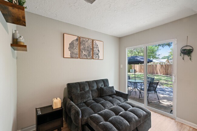 Photo - 2523 Village Oak Dr.