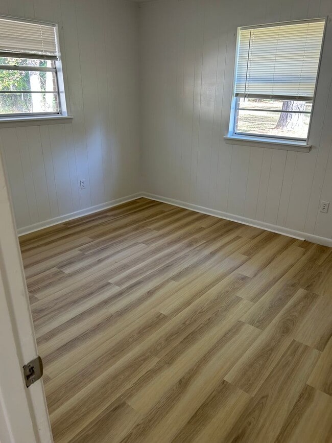 Photo - 106 Mayberry Ct