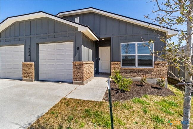 1223 Concord Dr
