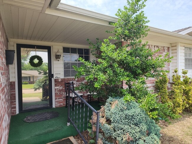 Photo - Darling Home in East Shawnee