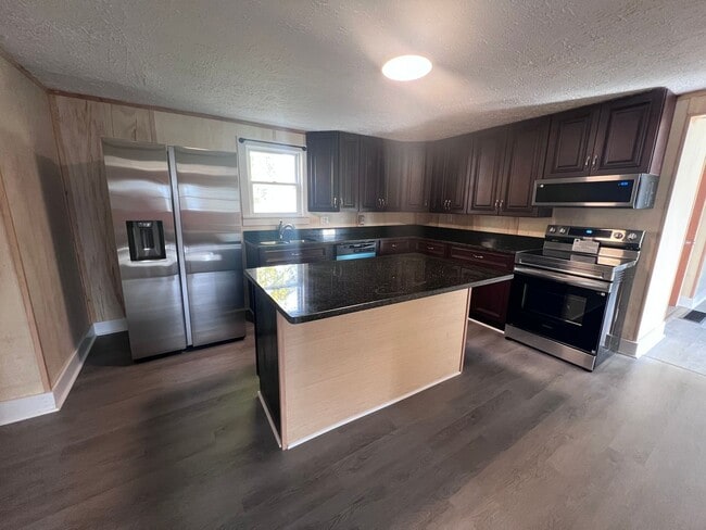 Photo - Charming Two-Story Home for Rent in North Hampton!