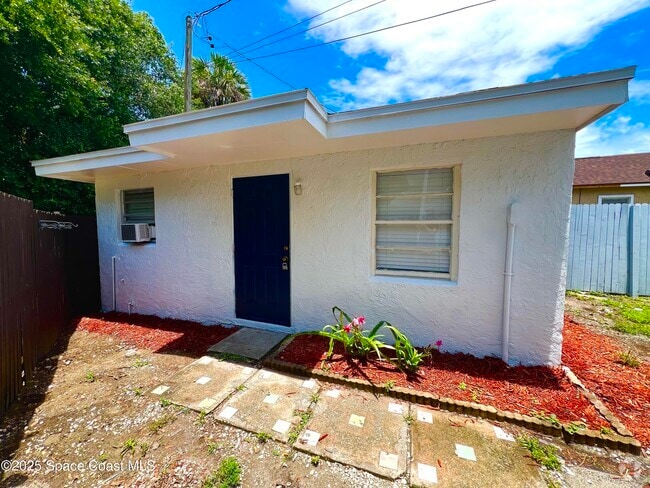 Building Photo - 426 Dummitt Ave Unit E Rental