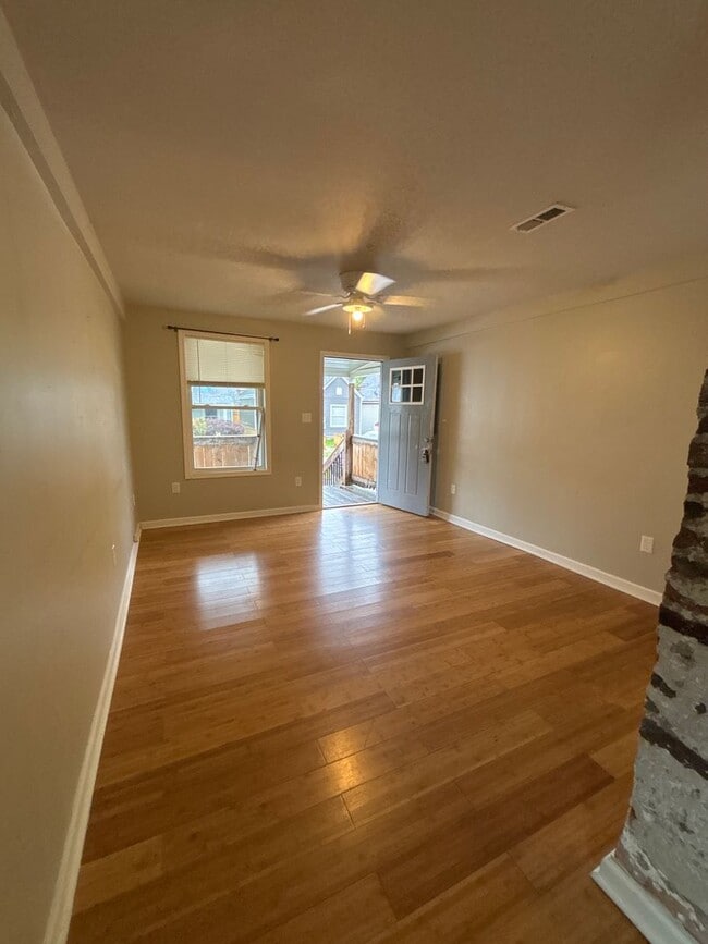 Photo - 606 N Upper St