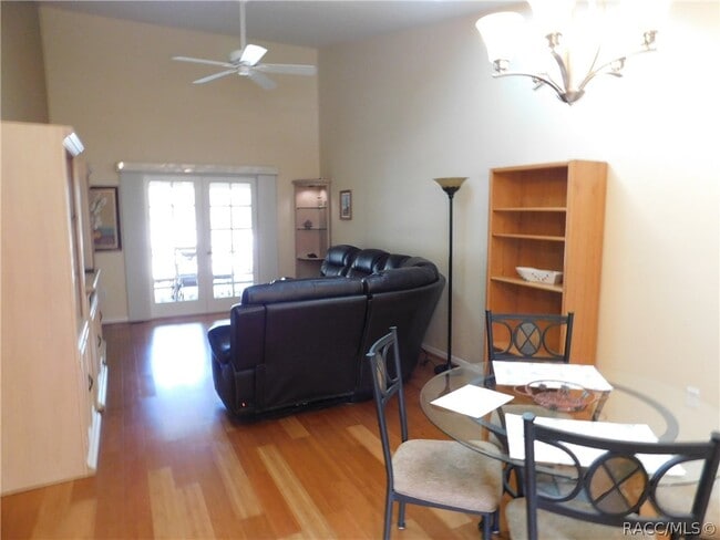 Photo - 95 E Hartford St