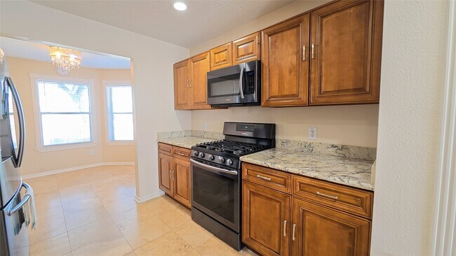 Photo - 2843 Oakland Brook St