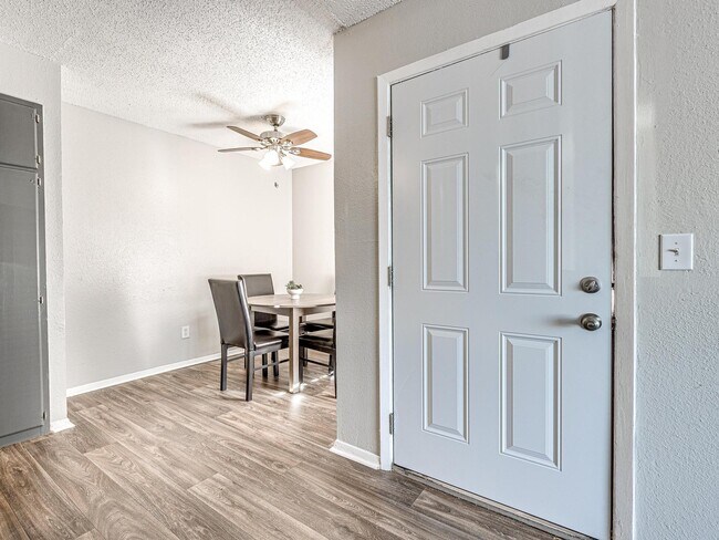 Diamond  Trail Apartments