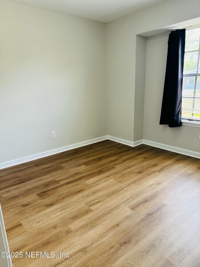 Photo - 8153 Settlers Landing Trail N