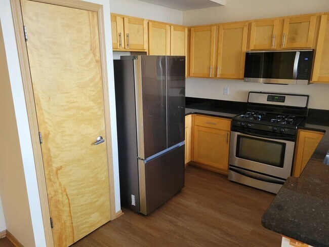 Photo - 2121 S Kinnickinnic Ave Unidad 112