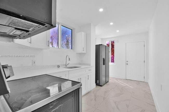 Photo - 3025 NW 8th Ave