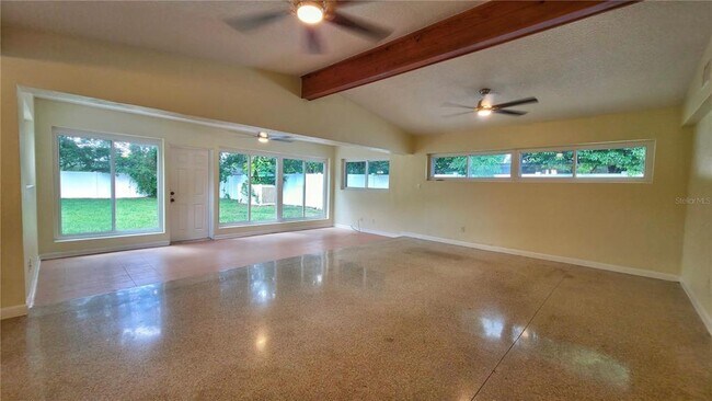 Photo - 518 Oranole Rd