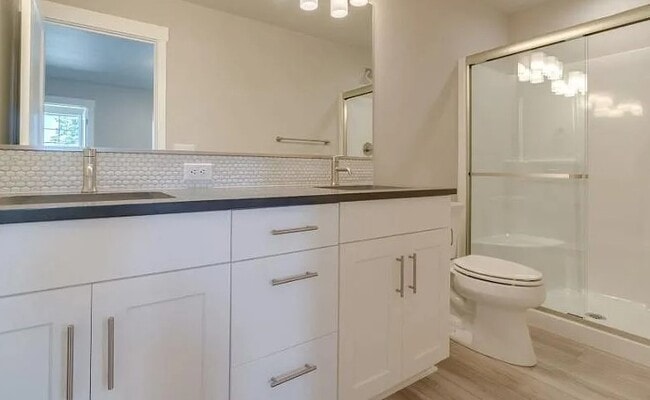 Photo - 4082 SE Century Blvd