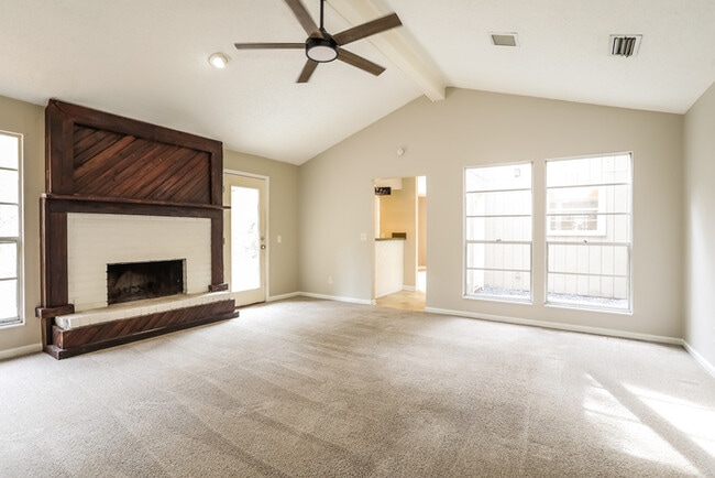 Photo - 1413 Dolphin St