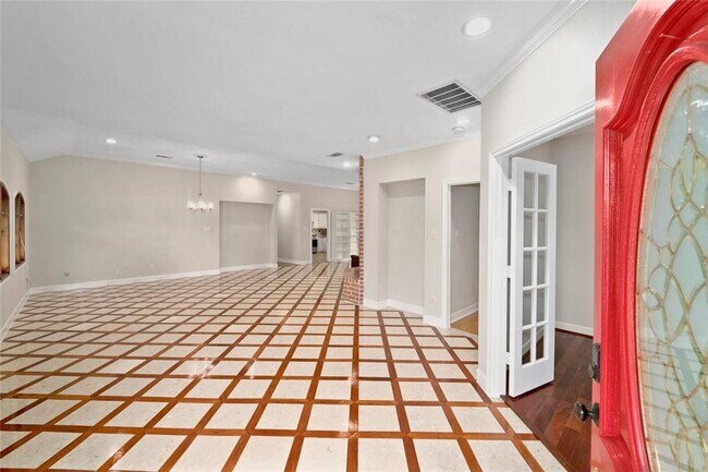 Photo - 6303 Lugary Dr