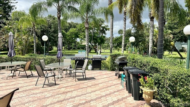 2440 SW 22nd Ave Unit 707