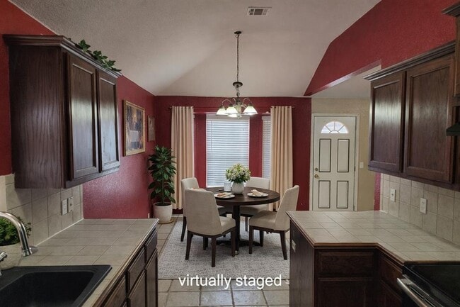 Photo - 212 Cambridge Dr