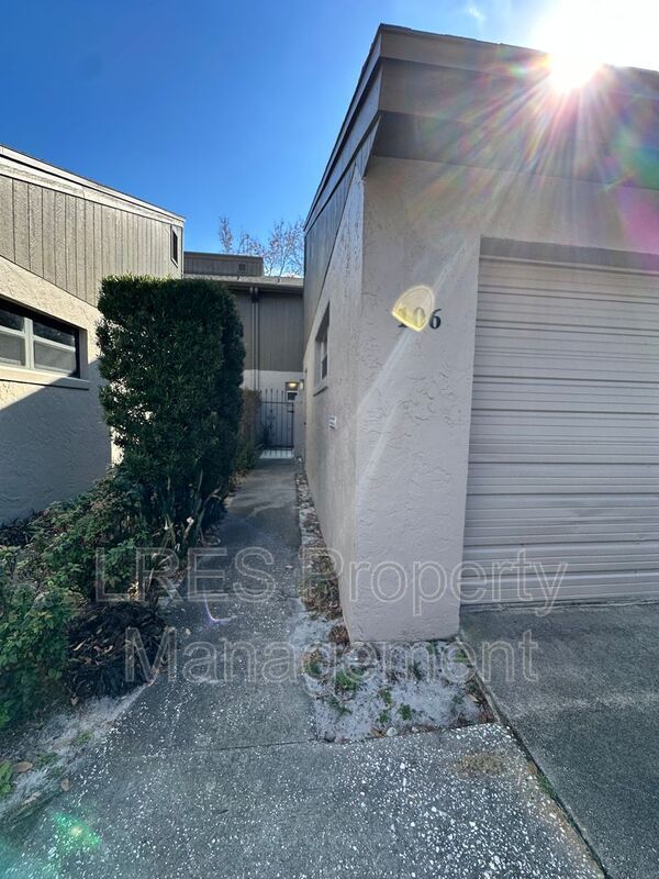 Photo - 106 Eastwind Ln