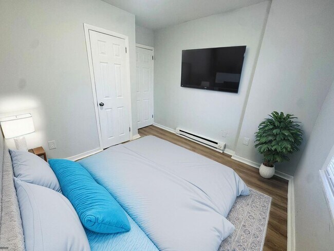 Photo - 946 Farson St Unit 1