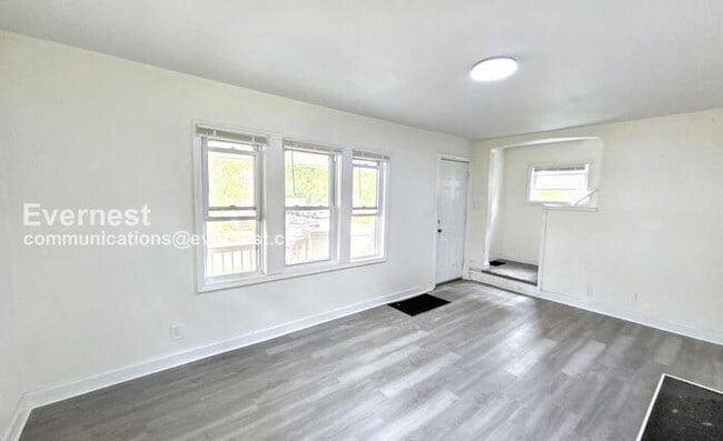 Photo - 1475 Cordell Ave