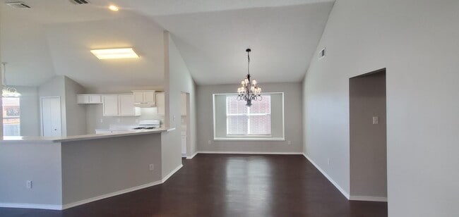 Photo - 4 Bed/2 Bath Home in Prime Rockwall Area w/ Fresh Paint & New Floors