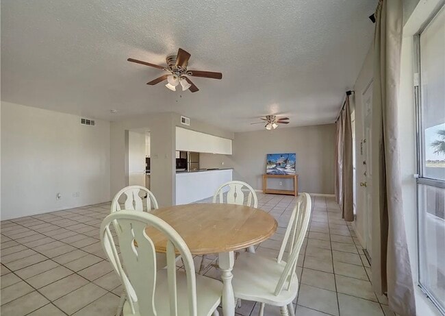 Photo - 14801 Compass St Unidad #19 Compass