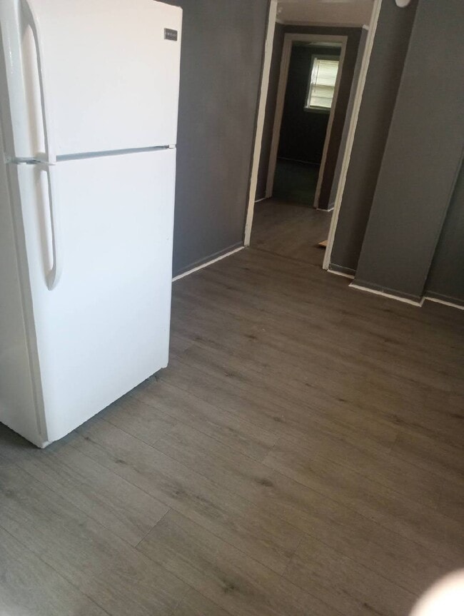 Photo - 104 Short St