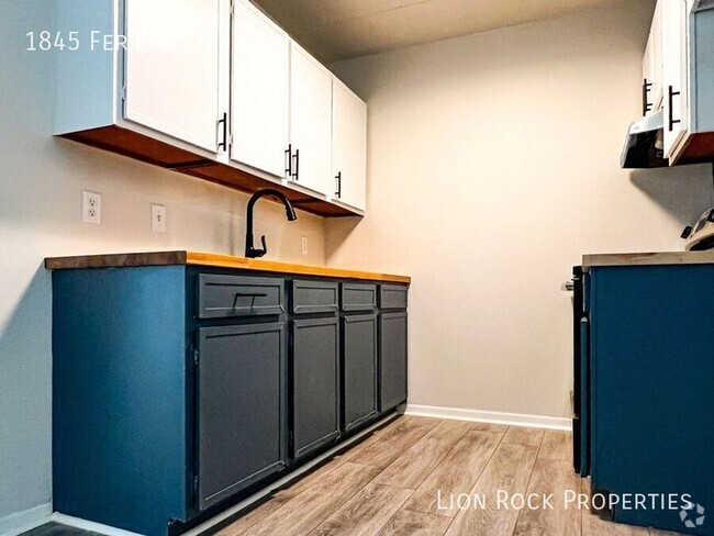 Building Photo - 1845 Ferry St Unit 311 Rental