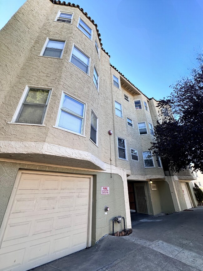 Photo - Oxford Arms LLC.