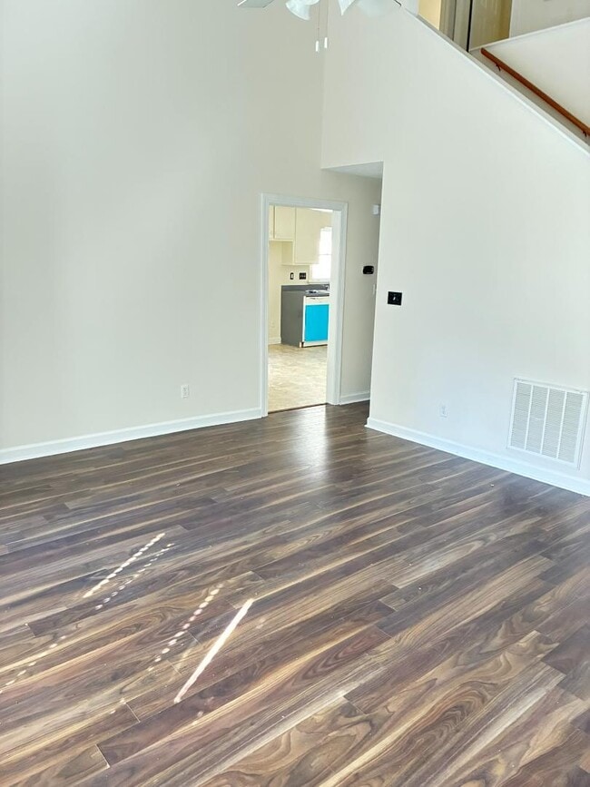 Photo - 3532 Wescott Dr NW