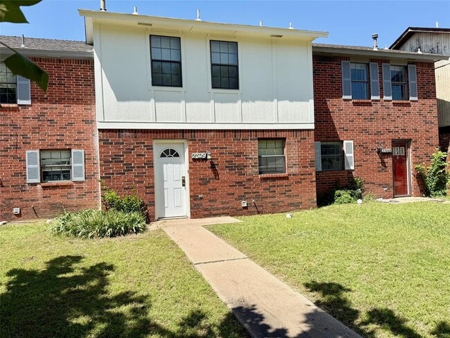 Building Photo - 2329 Heatherfield Ln