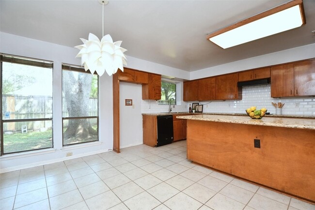Photo - 7718 Moondance Ln