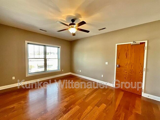 Photo - 409 W Washington St