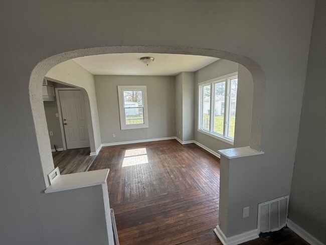 Photo - 3 BDRM HOUSE FOR RENT