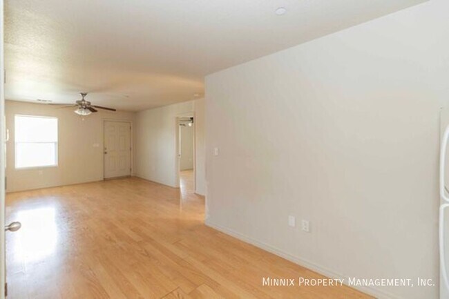 203 27th St Unit F