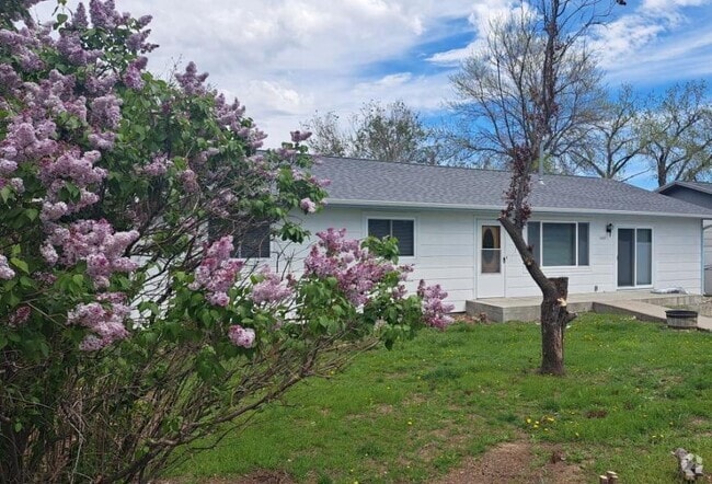 Building Photo - 4 bedroom in Billings MT 59101 Rental