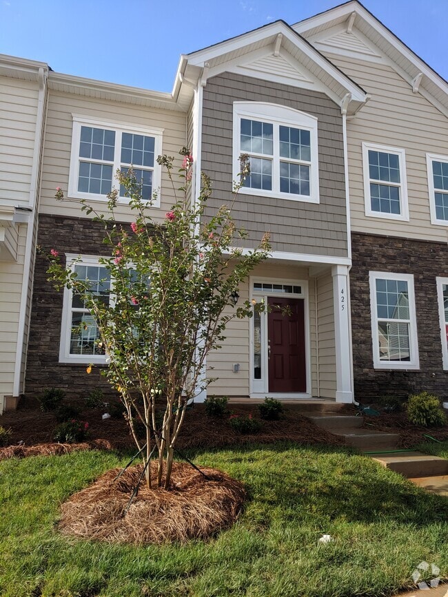Building Photo - 425 Spring Gardens Drive Rental