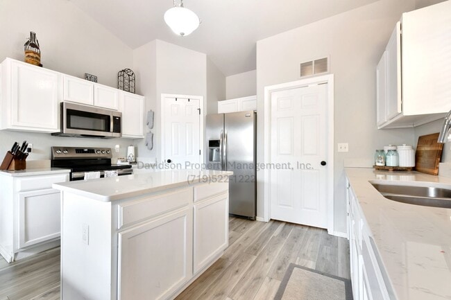 Photo - Stunning 3 Bedroom House in Fountain