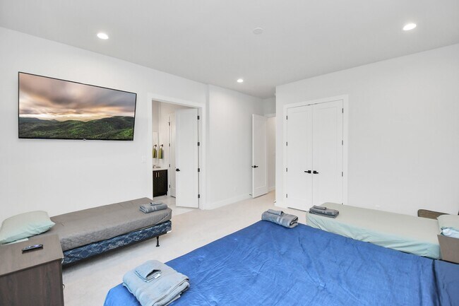 6115 Campos Dr