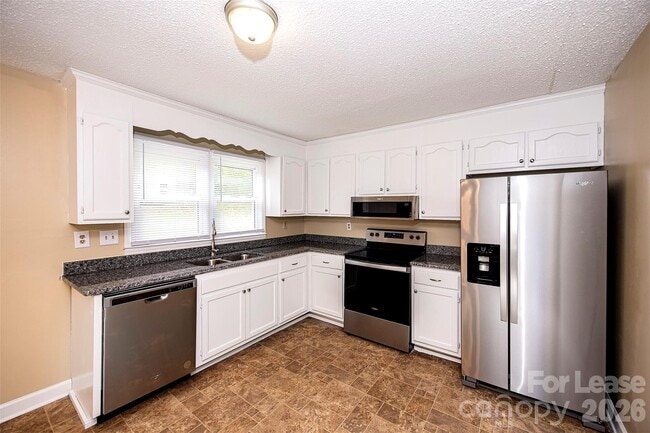 Photo - 2711 Springbrook Cir