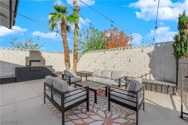 Building Photo - 1705 Battle Creek Cir