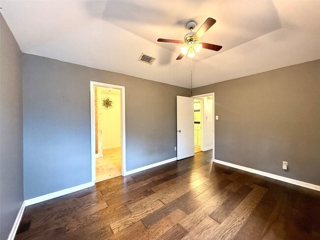 Building Photo - 13222 Pebblewalk Cir N