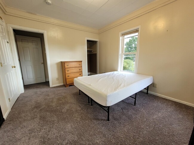 Photo - 90 Conklin Ave