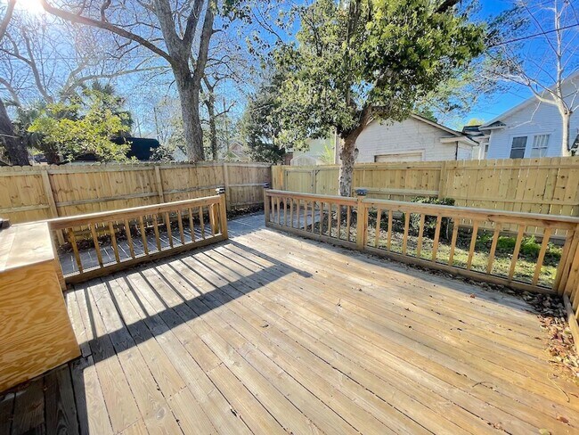 Photo - 3 BED | 2 BATH | MIDTOWN | FENCED YARD