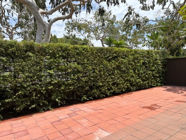 Fully Fenced In Yard - 4301 Jasmine Ave Unit 4301