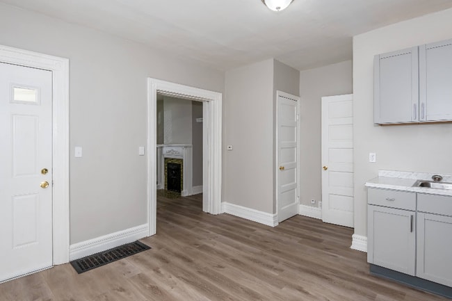 Photo - 115 E Foraker St Unit 1