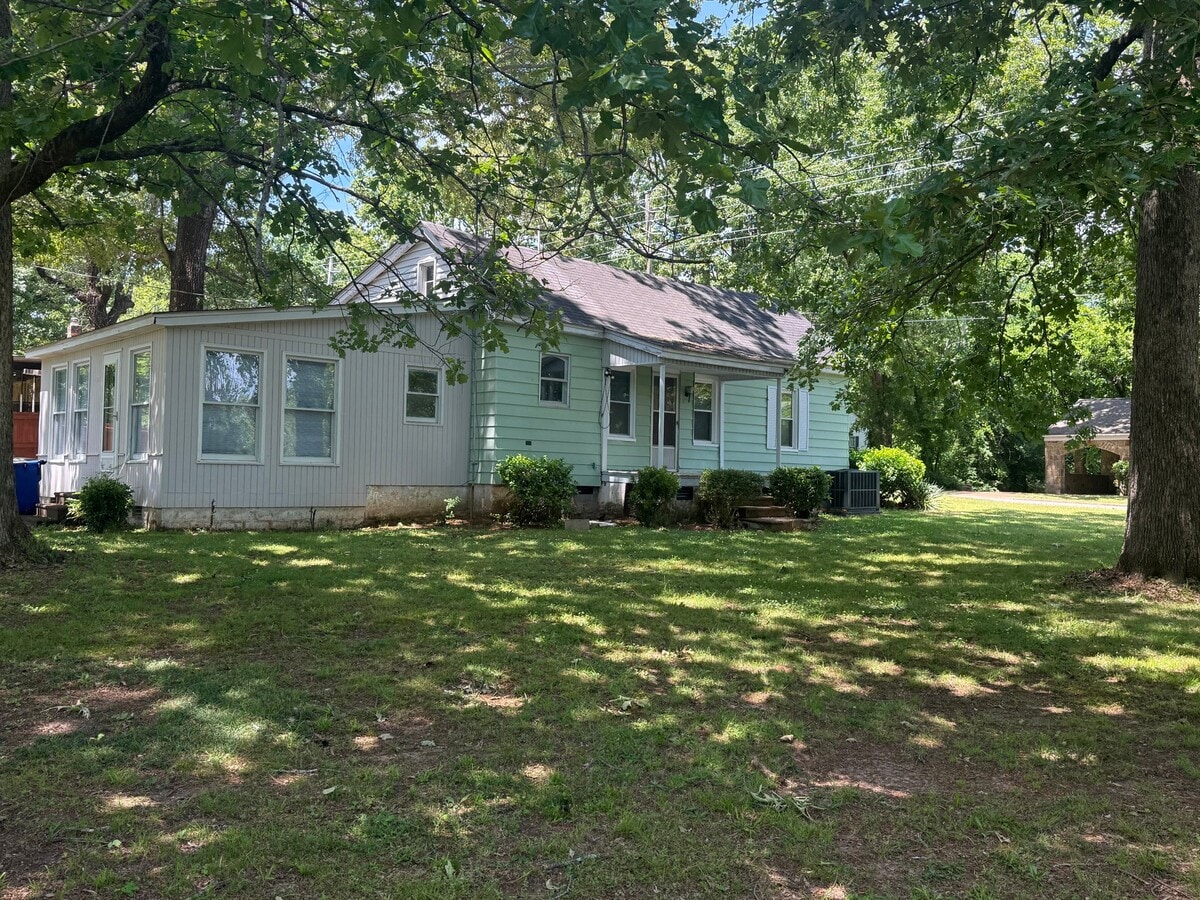Photo - 203 Seymore Ave