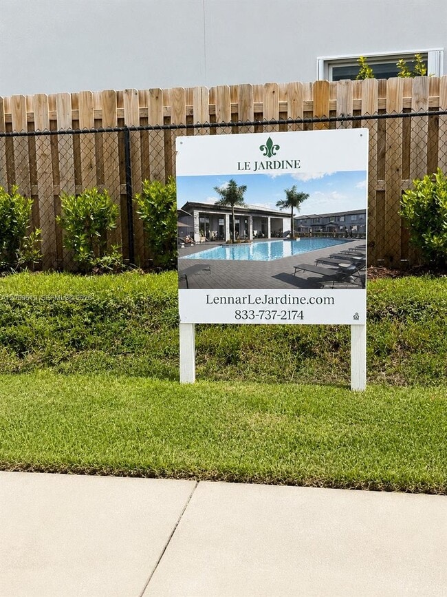 Photo - 126 NW 11th Ct
